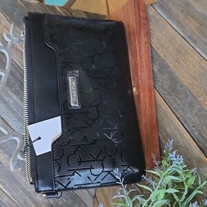 CALVIN KLEIN WRISTLET 🥰